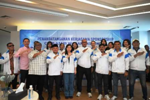 Bupati Kuningan berfoto bersama usai kegiatan MoU.